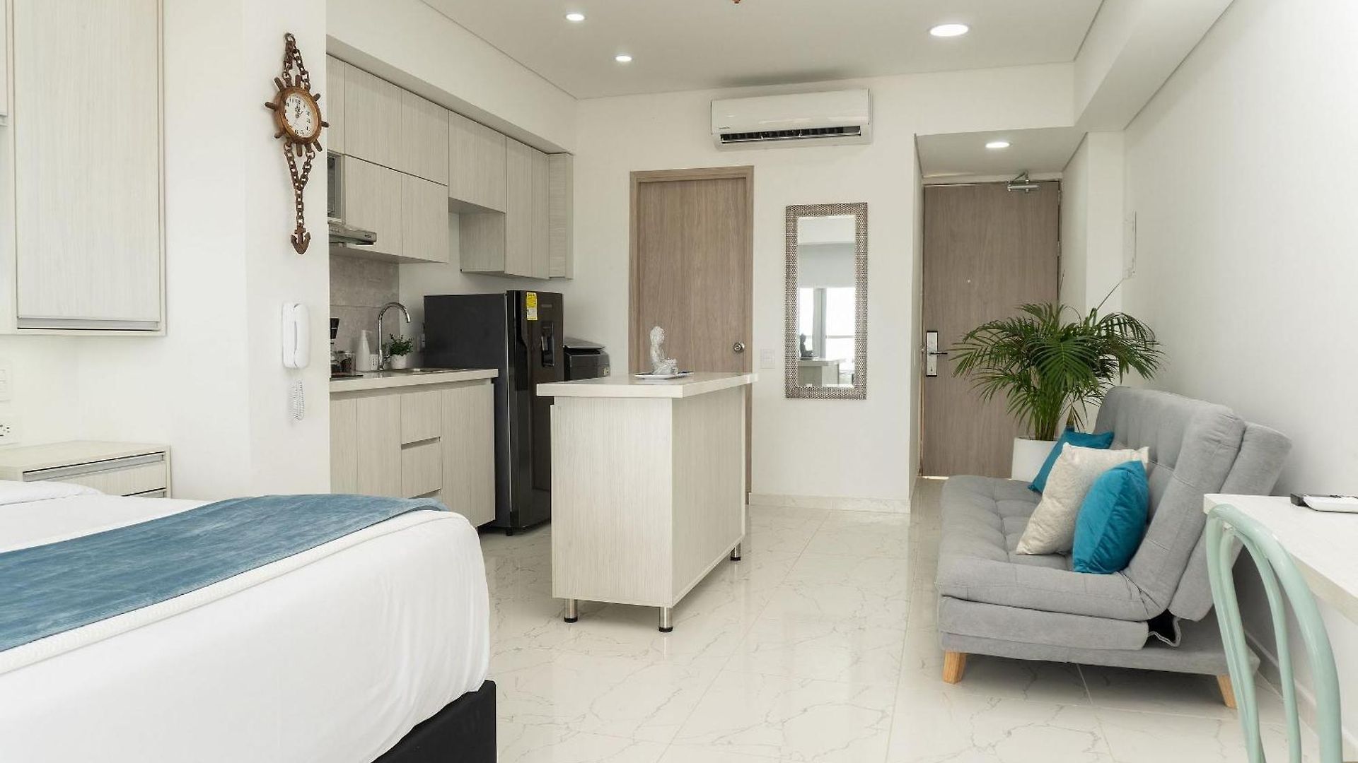 Cb726 | Moderna Frente Al Mar Con Balcón Y Cocina Con Isla Apartamento *