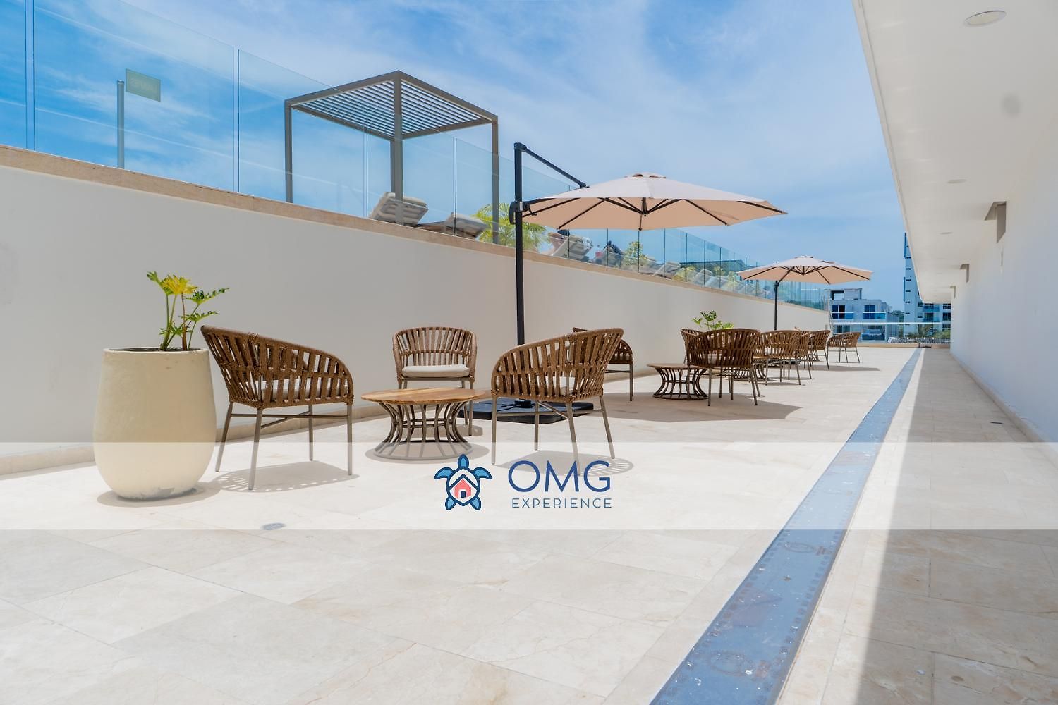 Apartamento Cb726 | Moderna Frente Al Mar Con Balcón Y Cocina Con Isla