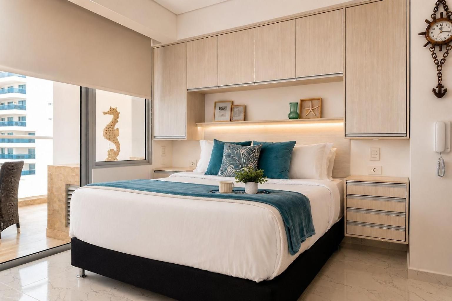 Apartamento Cb726 | Moderna Frente Al Mar Con Balcón Y Cocina Con Isla