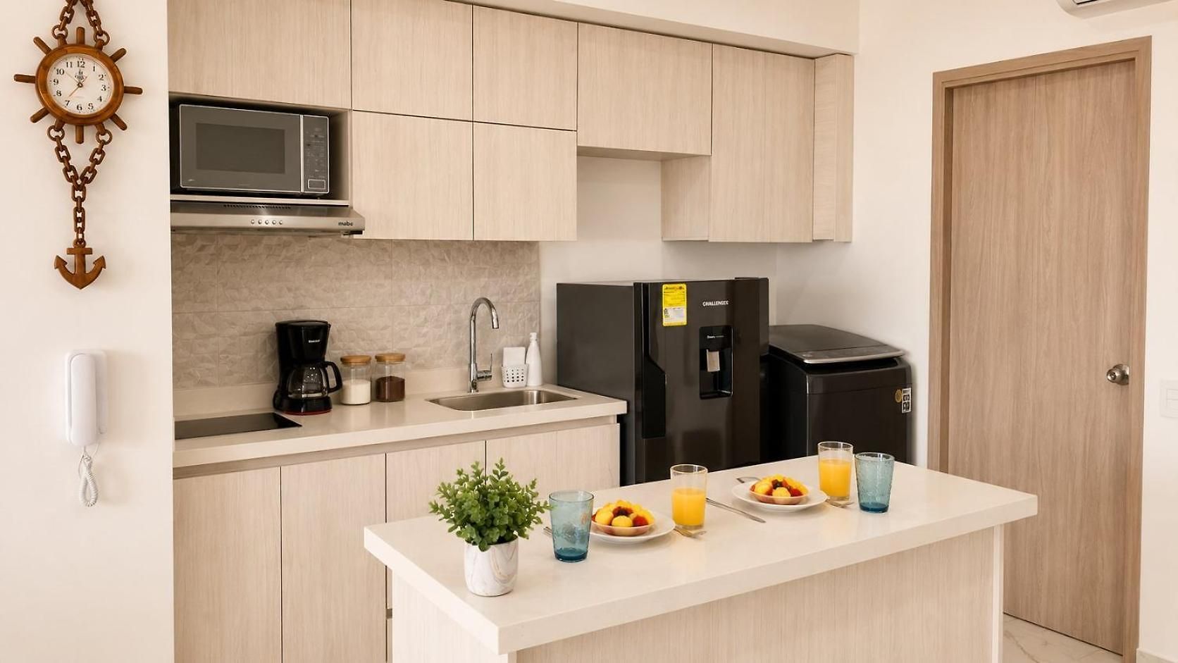 Apartamento Cb726 | Moderna Frente Al Mar Con Balcón Y Cocina Con Isla Cartagena