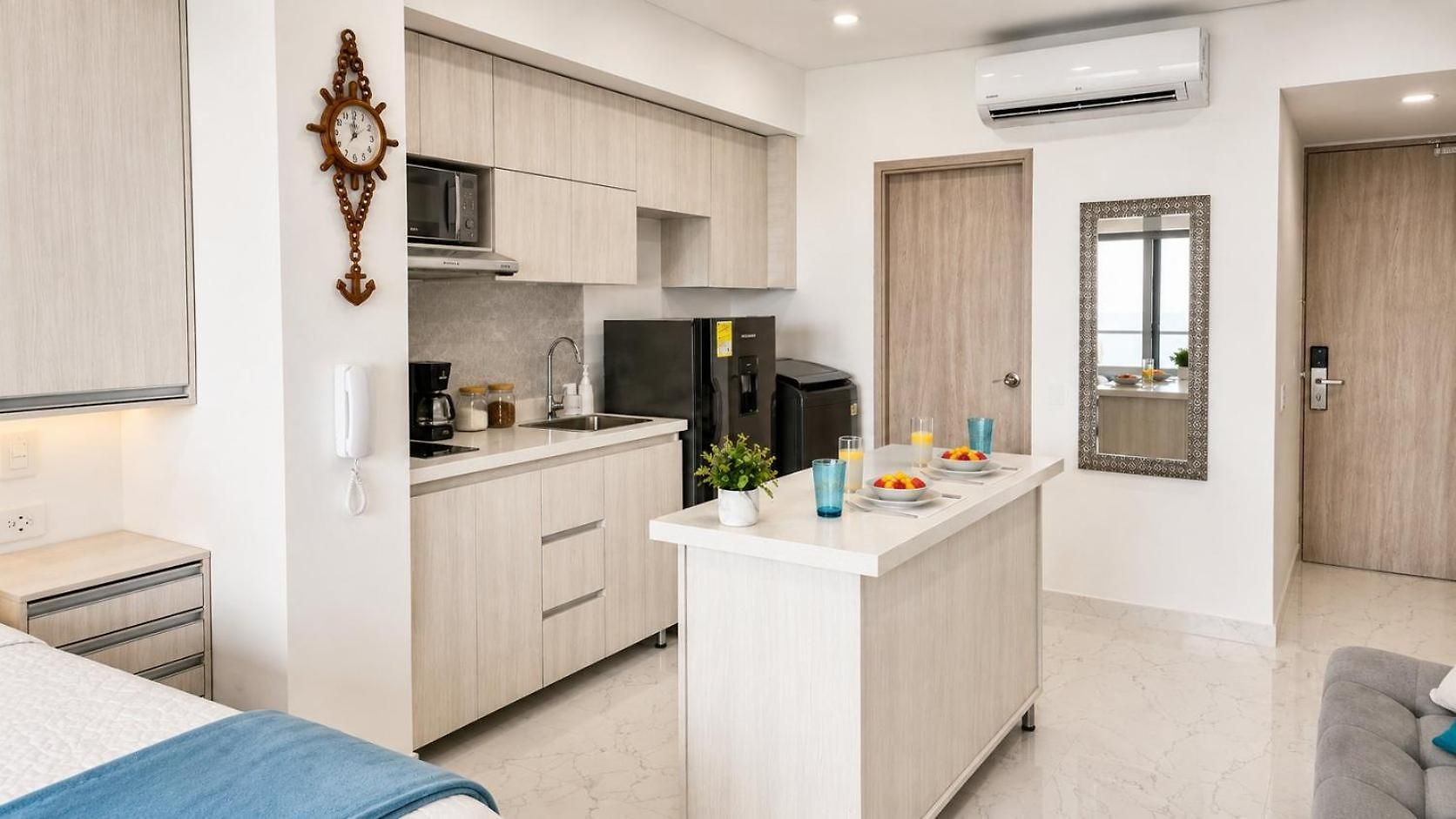 Apartamento Cb726 | Moderna Frente Al Mar Con Balcón Y Cocina Con Isla *