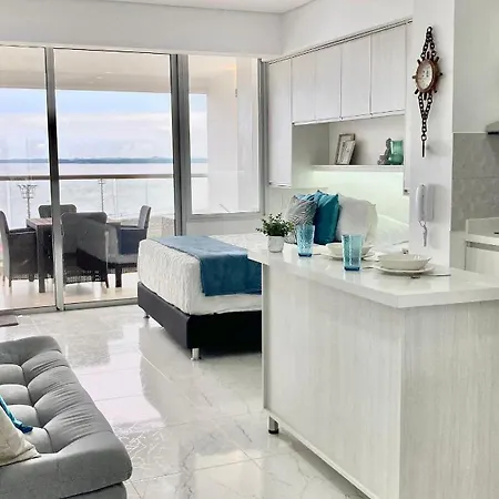 Apartamento Cb726 | Moderna Frente Al Mar Con Balcón Y Cocina Con Isla *