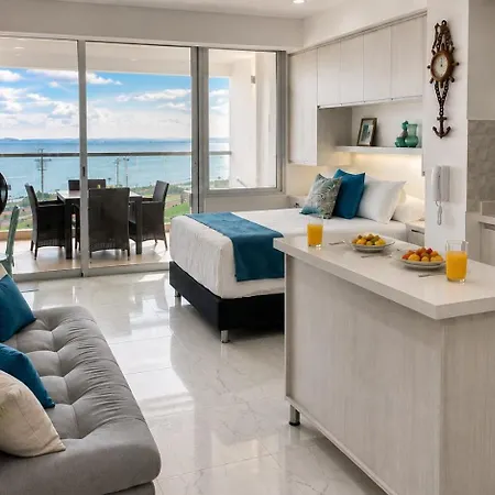 Apartamento Cb726 | Moderna Frente Al Mar Con Balcón Y Cocina Con Isla