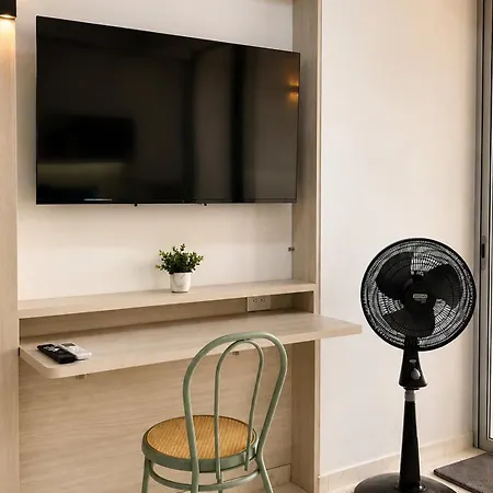 Cb726 | Moderna Frente Al Mar Con Balcón Y Cocina Con Isla Apartamento