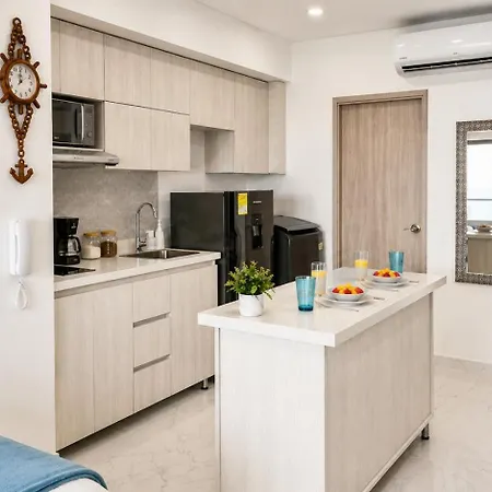 Apartamento Cb726 | Moderna Frente Al Mar Con Balcón Y Cocina Con Isla *