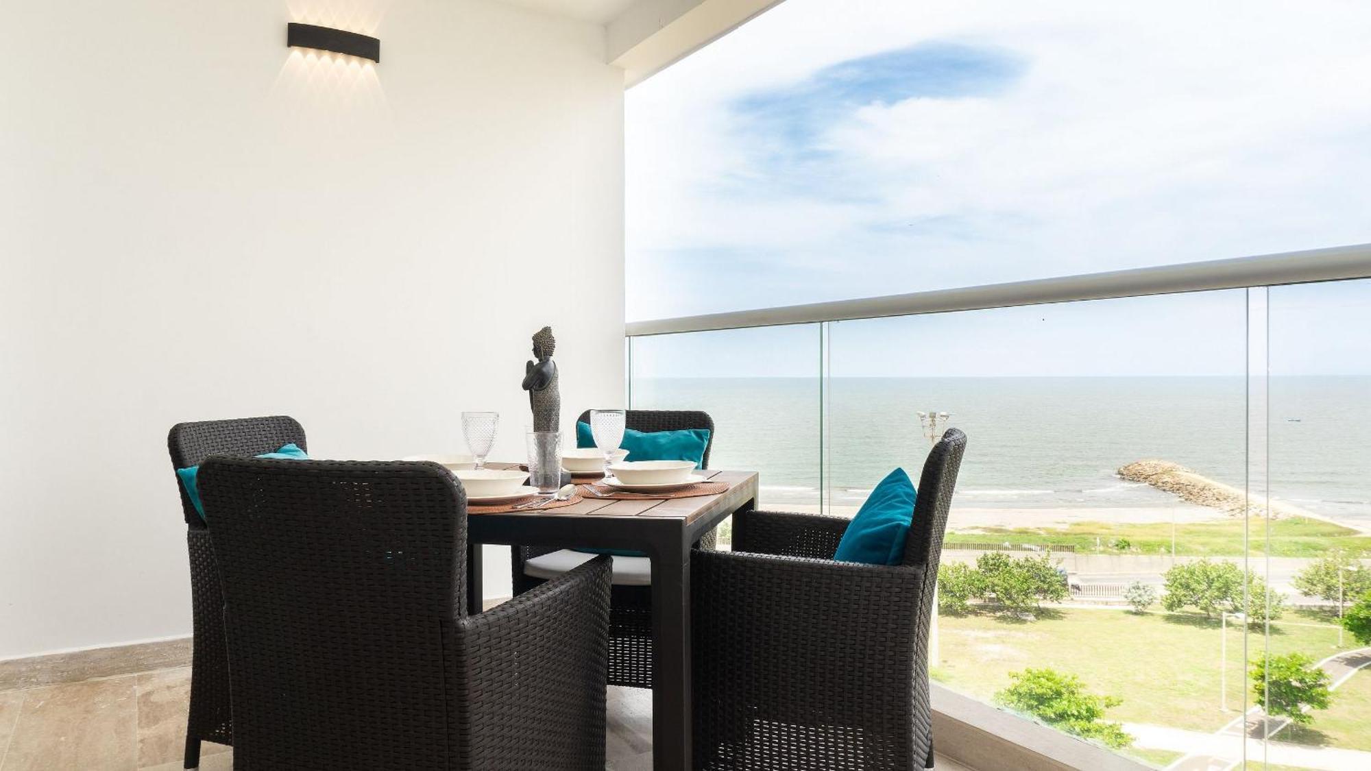 Cb726 | Moderna Frente Al Mar Con Balcón Y Cocina Con Isla *